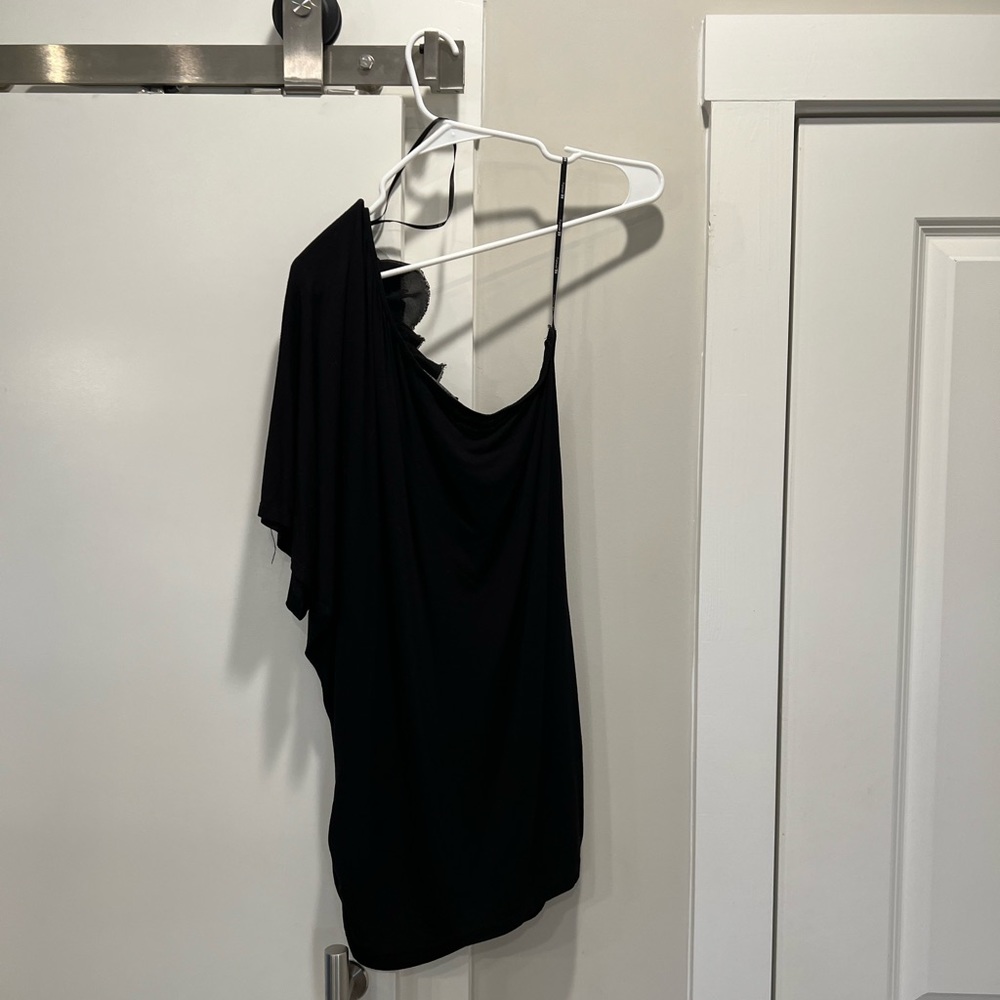 Forever 21 Flower One-Shoulder Top - Picture 2 of 4